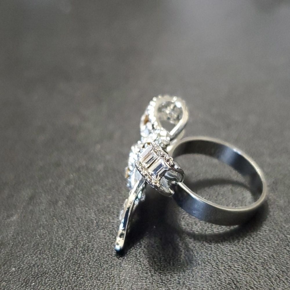 Silver tone bow ring 6.25 clear rhinestone - Picture 4 of 10